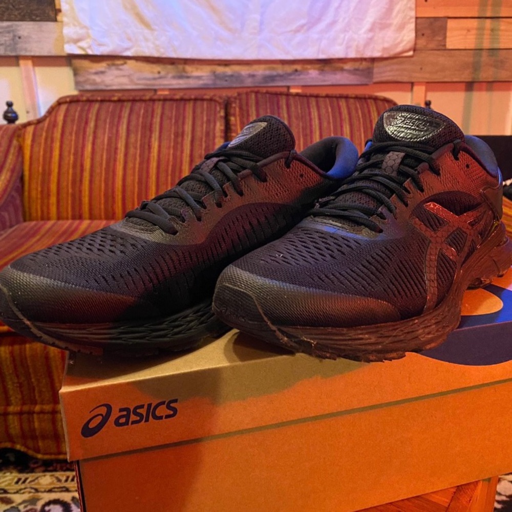 ASICS Kayano 25
